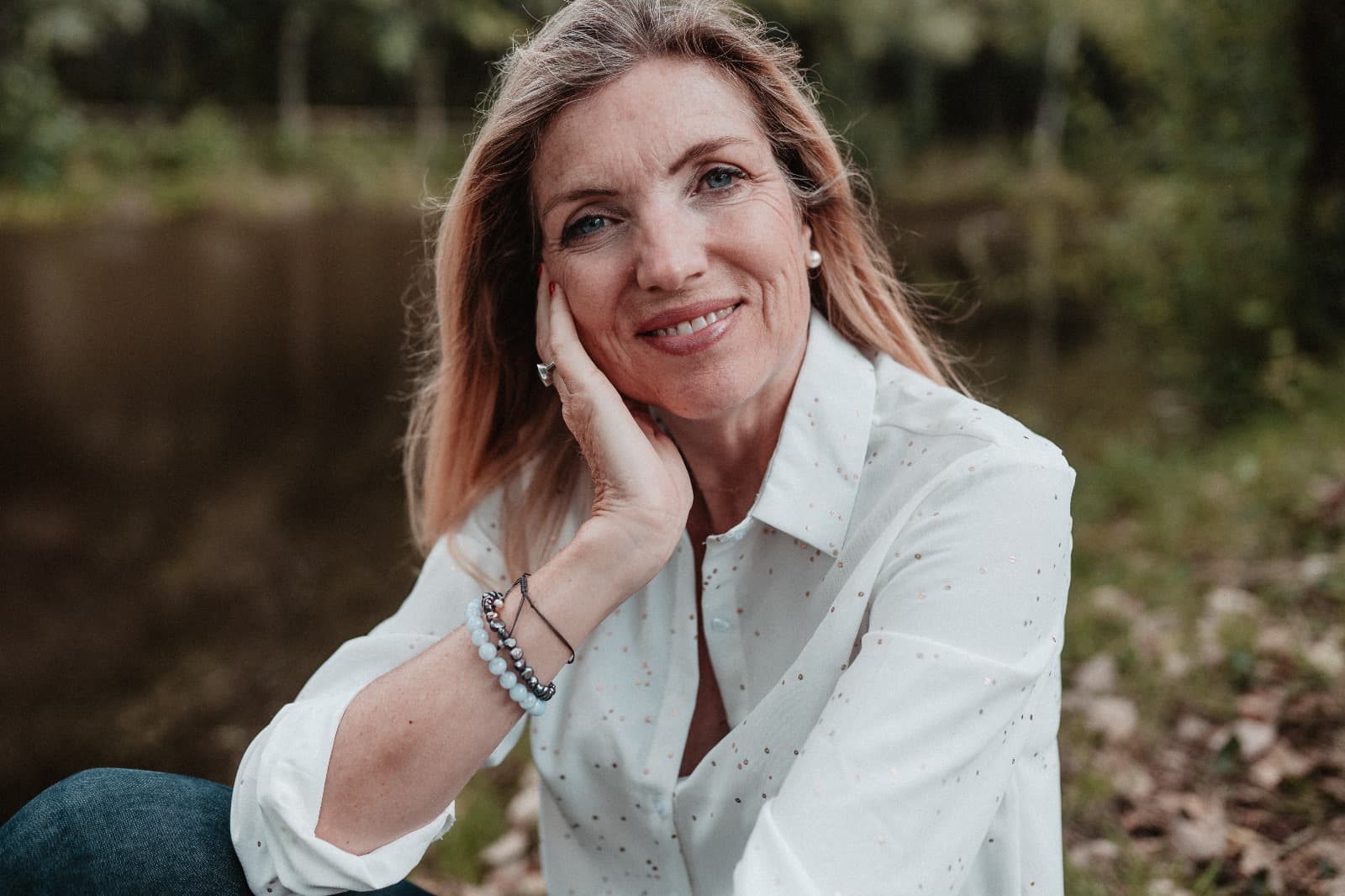 Florence Aynaud dans son cabinet